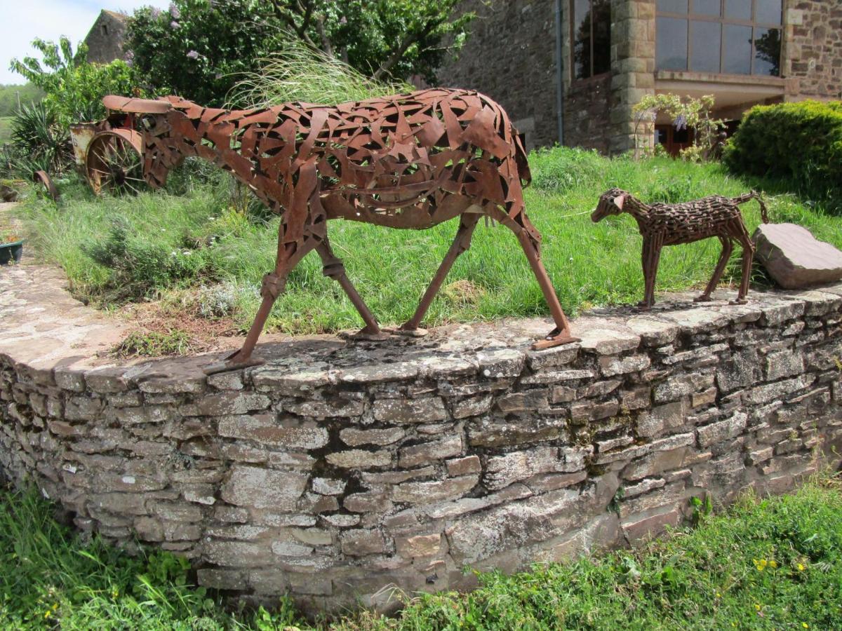 Grand Gite A La Ferme Villa Les Costes-Gozon Exteriör bild